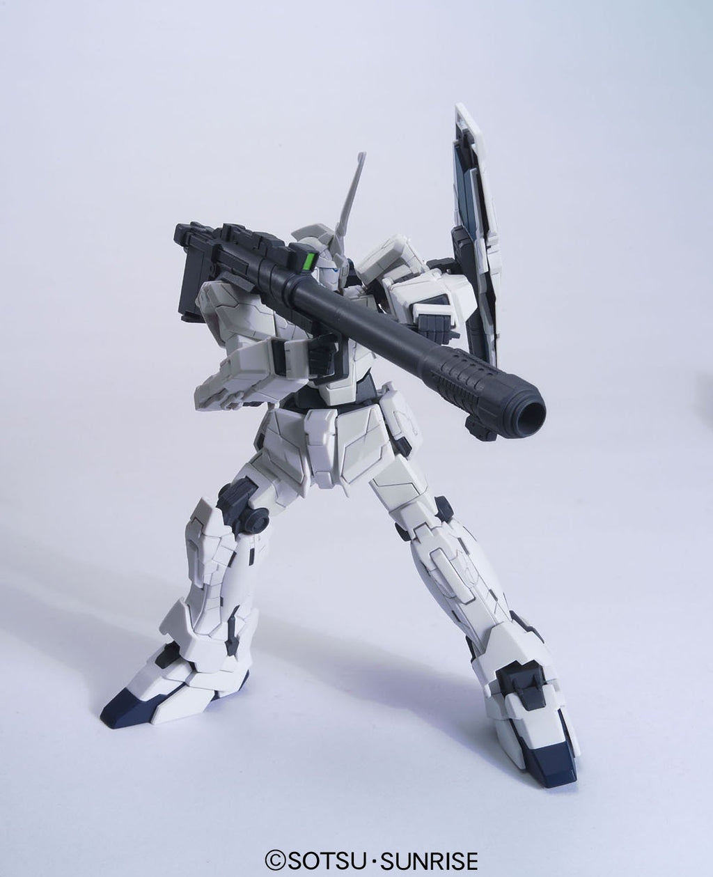Gundam - HGUC - 101 - RX-0 Unicorn Gundam (Unicorn Mode) 1/144