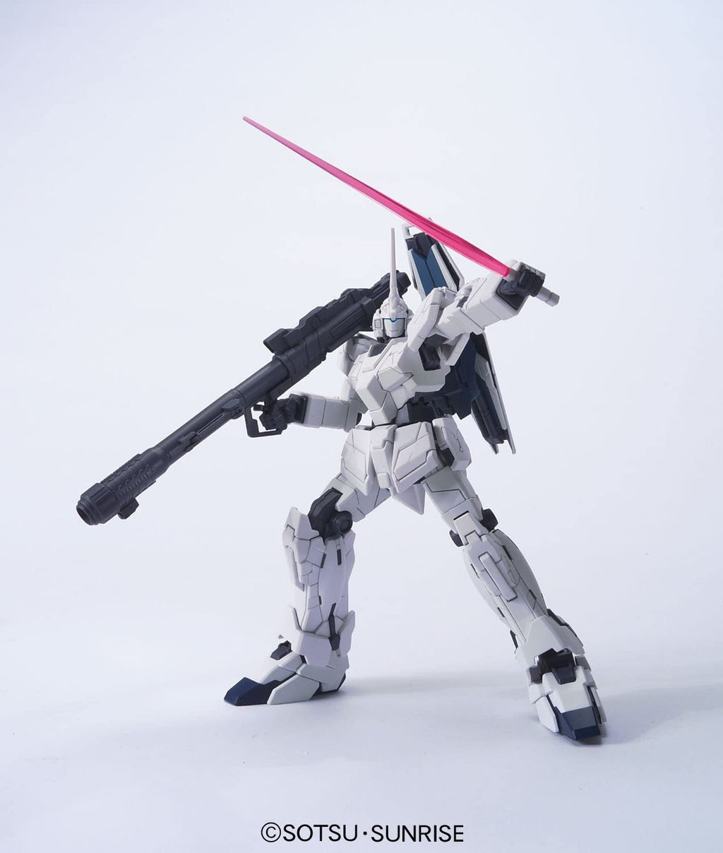 Gundam - HGUC - 101 - RX-0 Unicorn Gundam (Unicorn Mode) 1/144