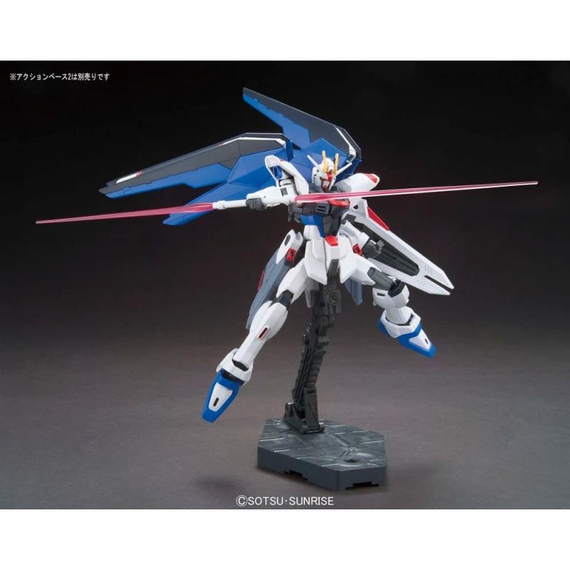 Maqueta Bandai HGCE ZGMF-X10A Freedom Gundam 1/144 Montaje Fácil Coleccionable