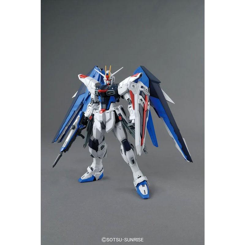 Maqueta Gundam MG ZGMF-X10A Freedom Gundam (Ver. 2.0) 1/100 Detallada